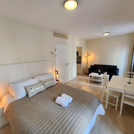 New With Ac Central Suites With Pool Access And Squash Courts! Sleeps Family Or 4 Guests Gibraltár Kültér fotó