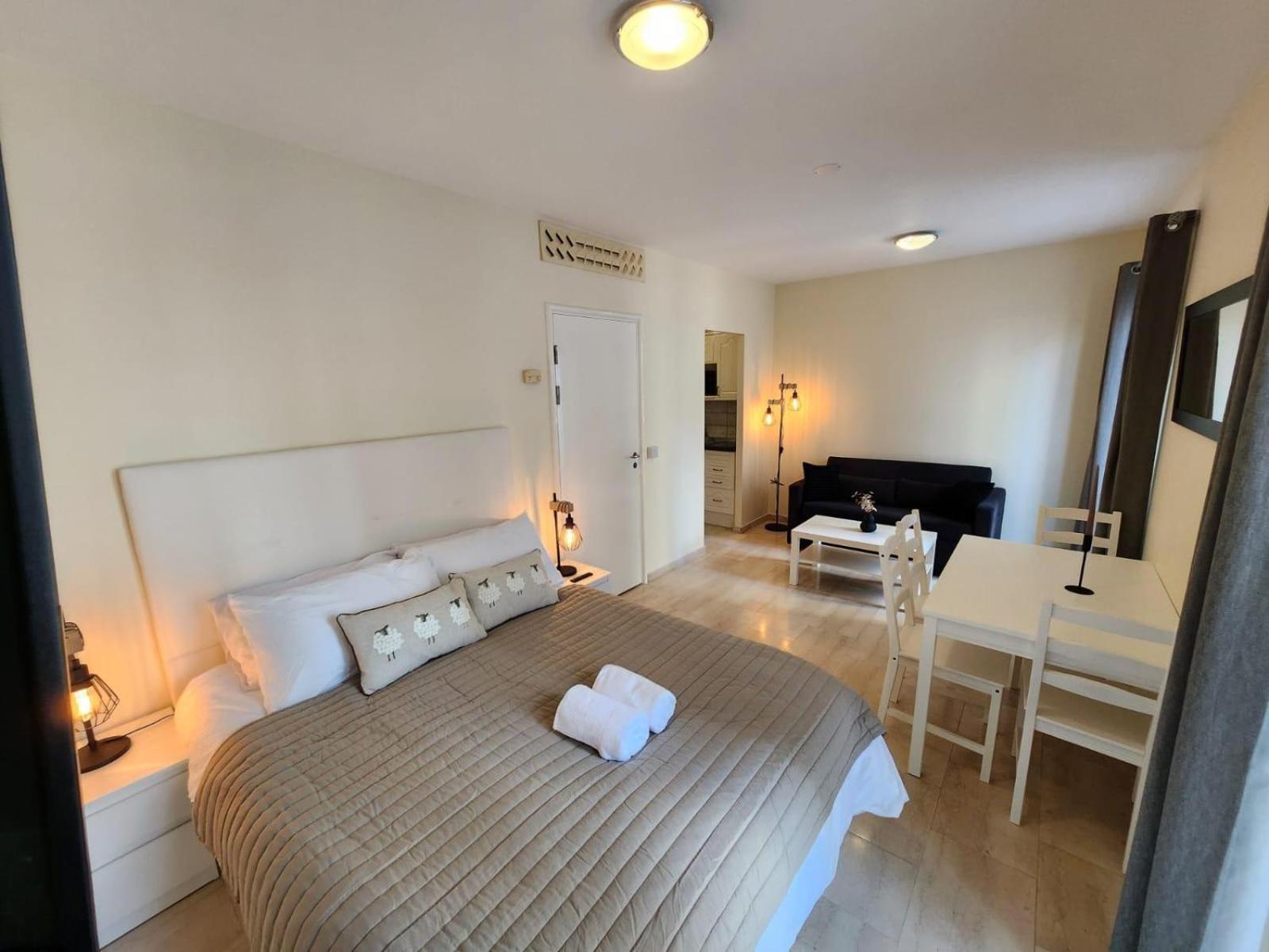 New With Ac Central Suites With Pool Access And Squash Courts! Sleeps Family Or 4 Guests Gibraltár Kültér fotó