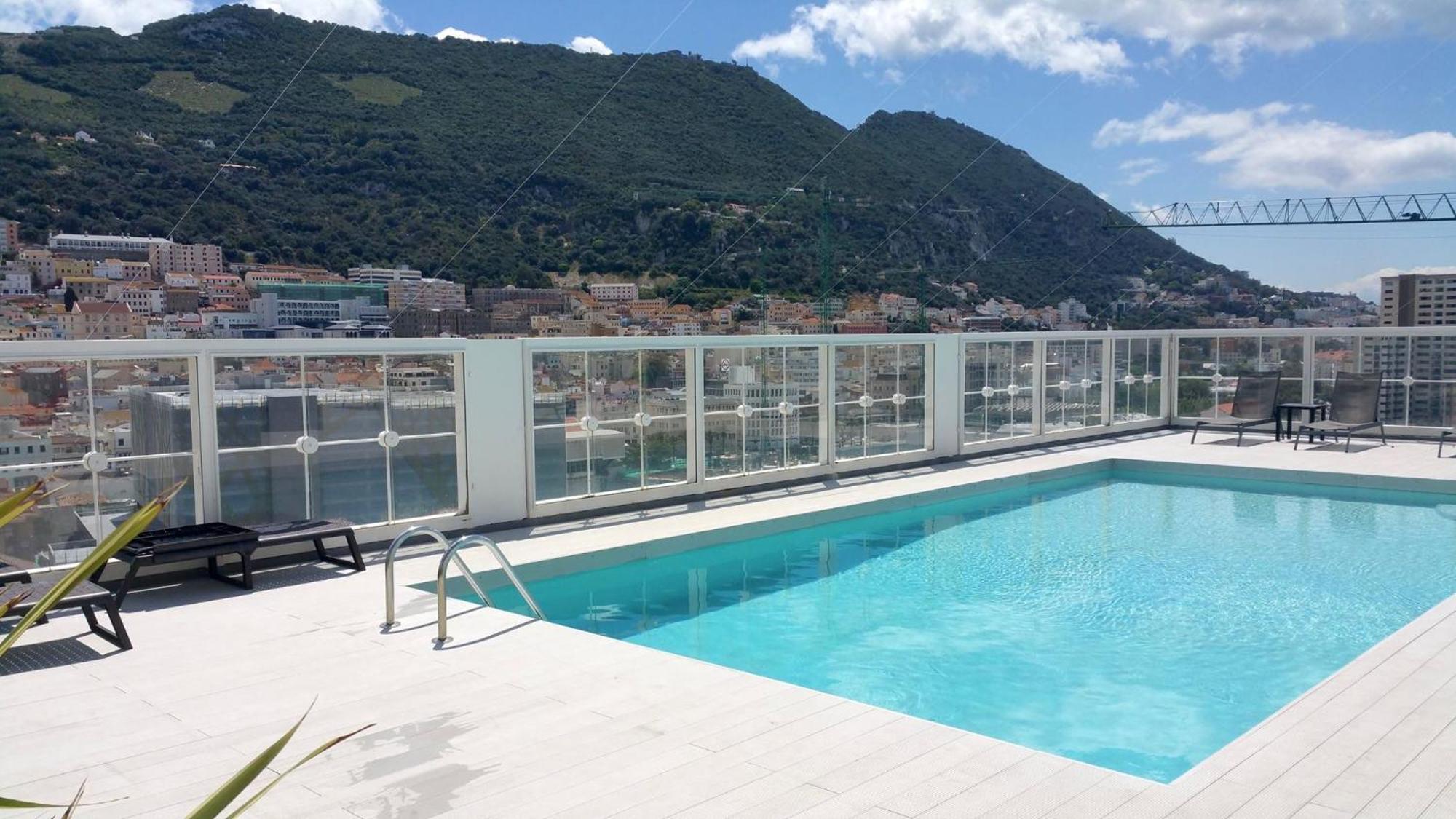 New With Ac Central Suites With Pool Access And Squash Courts! Sleeps Family Or 4 Guests Gibraltár Kültér fotó